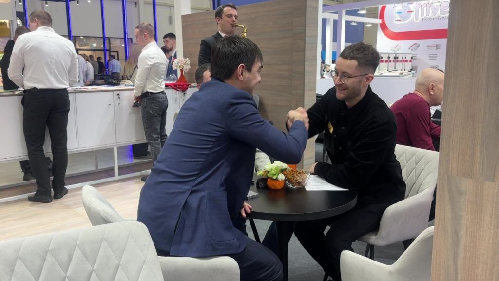 2026-02-18 12-22-12 - frame at 0m2s.jpg